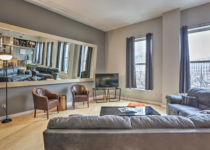 Dwtn Condo Walk to Stadiums, Museums, Bars&More