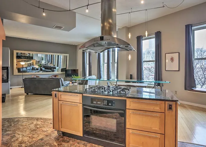 Dwtn Condo Walk to Stadiums, Museums, Bars&More